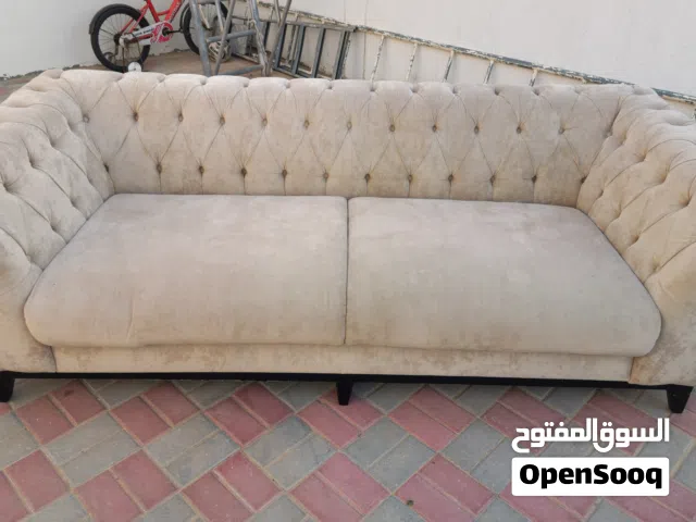 كنب كابوتنيه قطعتين لون حنطي للبيع 2-Piece Chesterfield Sofa Set (Beige/Wheat Color) for Sale