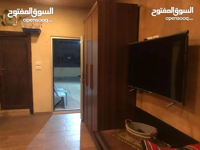 غرفه مع جلوس مفروش في شميساني الاجره 200