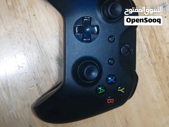 Xbox and Ps4 wireless controllers