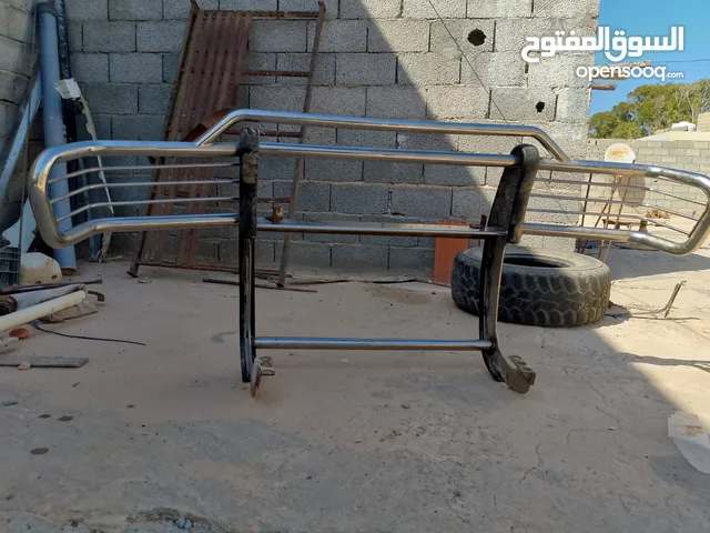 صدام امامي يركب على تايوتا فور رنر
