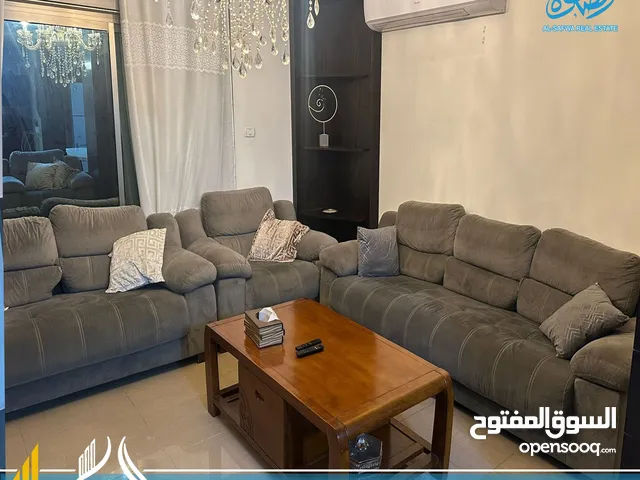 شقه مميزه للايجار عين منجد قرب مشتل ابو شوشه
