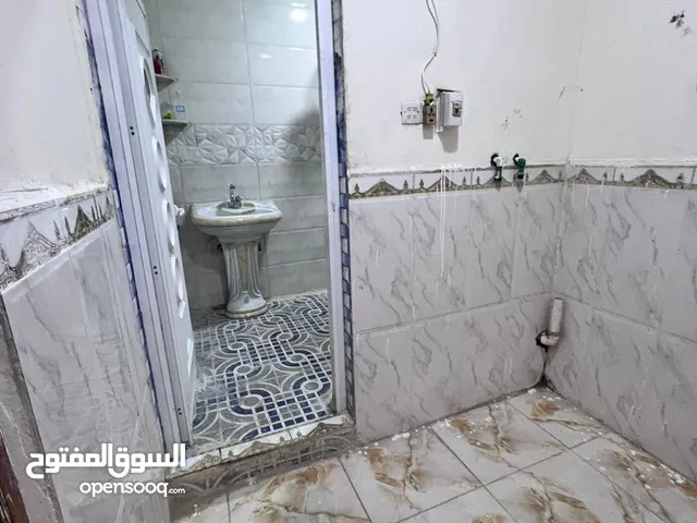 شقة سكنية تابعه لبيت