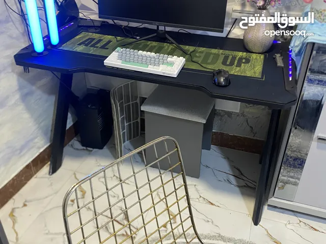 ميز كيمنك اخذته مستعجل ما يكفيني لان عدي بيسي وبلي و 2شاشات ساله 3 اسابيع عدي