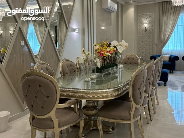 Dining table Egyptian beech wood for 10 people - طاولة الطعام خشب زان مصري عدد عشرة اشخاص