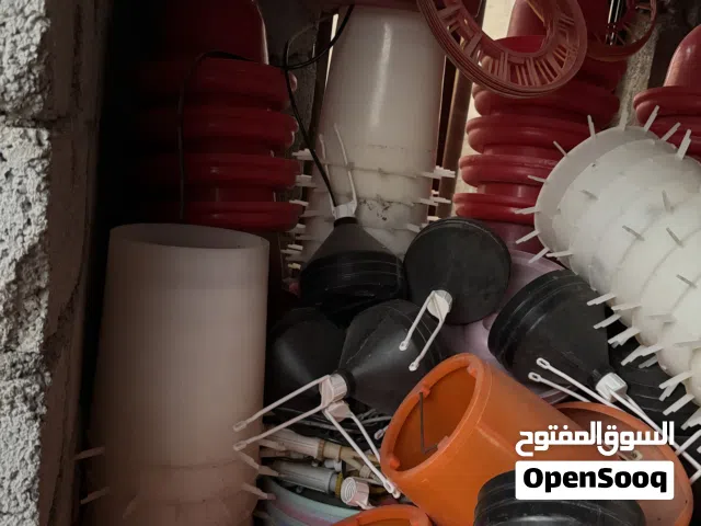 معالف ومشارب ومراوح تبريد للبيوت المحمية او عنابر الدواجن