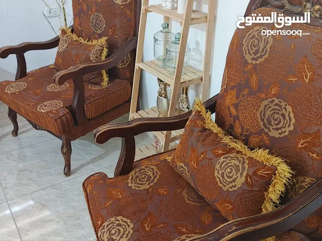 طقم كنب بحاله جيده للبيع