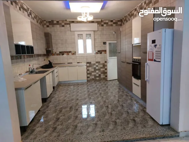 200 m2 More than 6 bedrooms Apartments for Rent in Benghazi Al Hawary