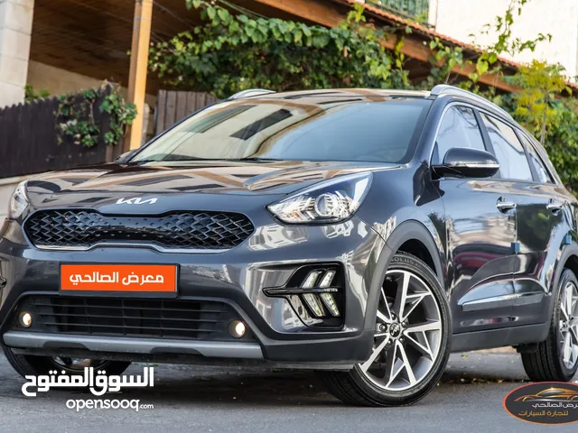 Kia Niro 2022   الشكل الجديد   السيارة مميزة جدا و قطعت مسافة 69,000 كم