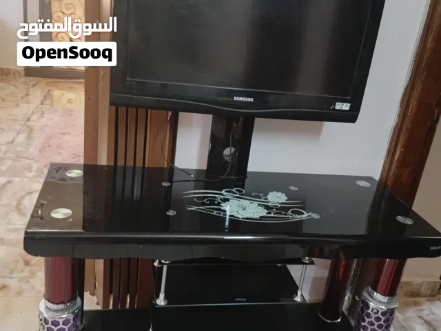 شاشة سامسونج 32 بوصه وطاولة شاشة قزاز 50 دينار