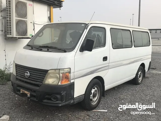 Nissan bus2012