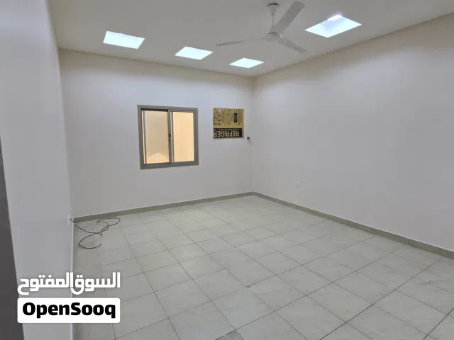 120 m2 2 Bedrooms Apartments for Rent in Northern Governorate Al Janabiyah