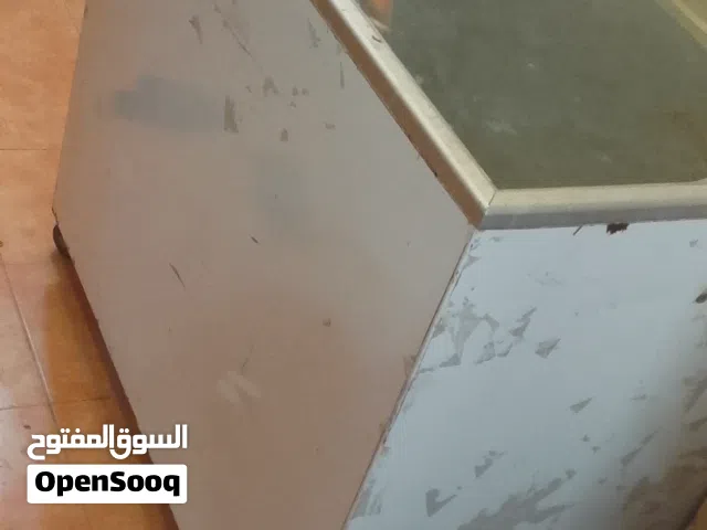 فريزر للبيع في الزرقاء قابل للتفاوض بشيء بسيط