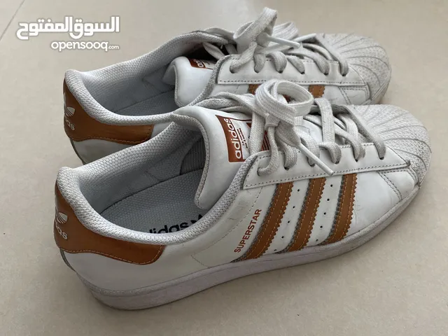 White Sport Shoes in Muharraq