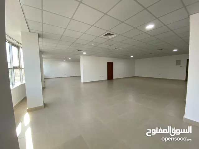 41227 \طابق  تجاري فاخر جدا في أفضل مواقع الدوار السابع موقع حيوي وبسعر مميز