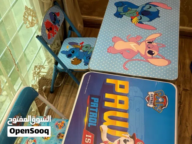 طاولات دراسة للأطفال