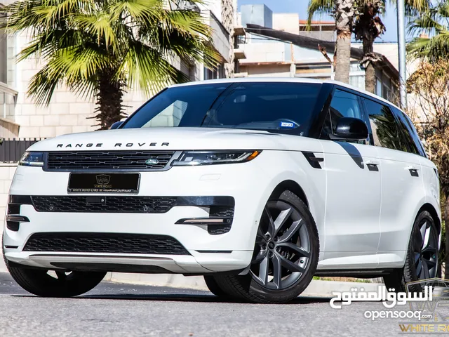 متوفر الان لدى وايت رود موتورز Range Rover Sport 2023 Mild hybrid السيارة مميزة