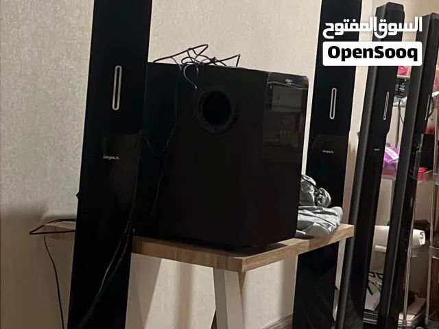 6 سماعات صوتها حلو تصلح شاليهات ومناسبات لان صوتها قوي