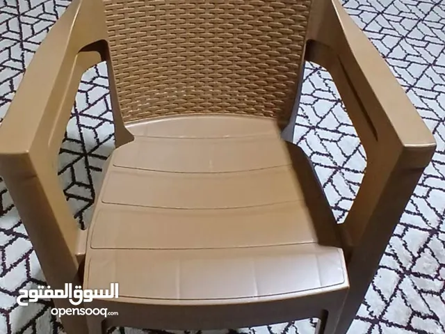 كراسي بحال الوكاله للبيع لون بني بسعر مناسب جداً