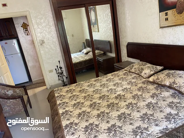 مطبخ وحمام وغرفة وصالة للايجار