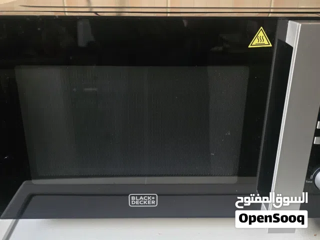 Black & Decker Compact Microwave Oven 28 LT - Good Working Condition