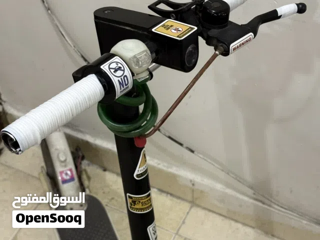 سكوتر ابيض