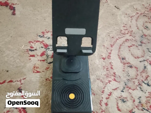 للبيع استاند الهاتف فيه سماعها بلوتوث