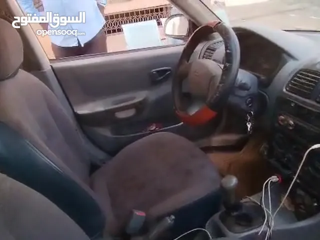 سيارة فيرنا موديل 2006 للبيع موجودة في المجاهدين