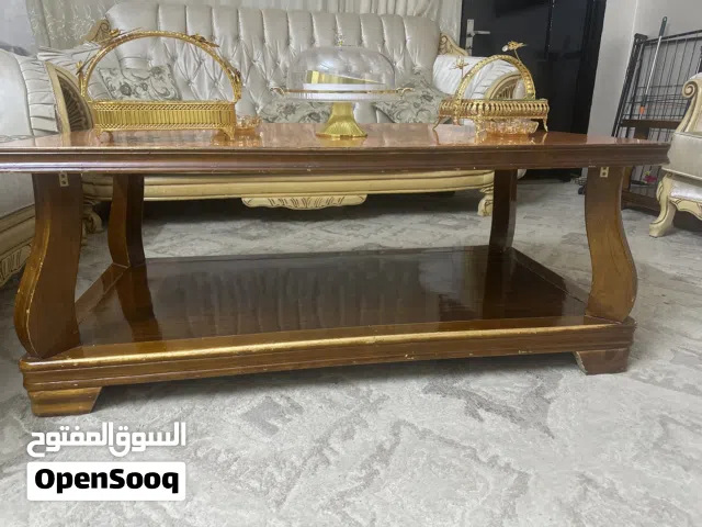 طاوله لغرفه القعده