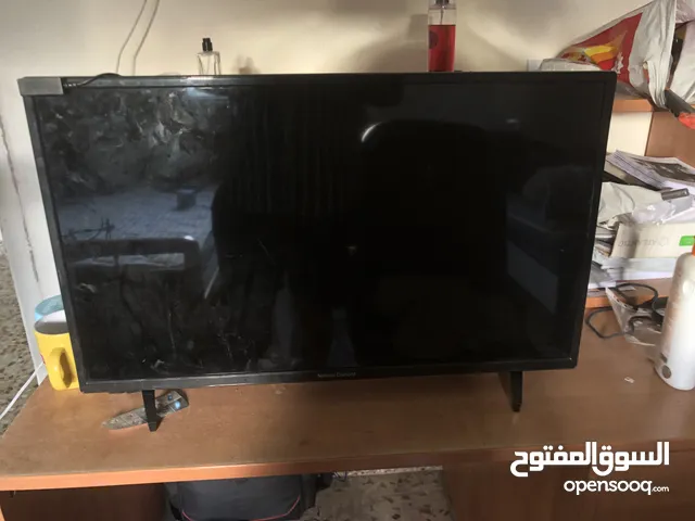 شاشة تلفزيون lcd 32 مع كامل اغراضها