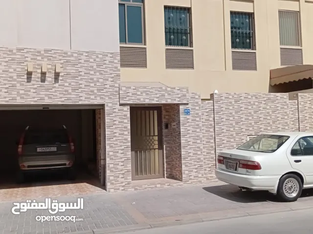 236 m2 4 Bedrooms Townhouse for Sale in Central Governorate Sufalah