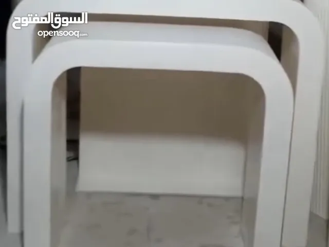 طاولتين ديكور أبيض - تصميم قوس - للبيع For Sale: 2 White Decorative Tables – Arch Design