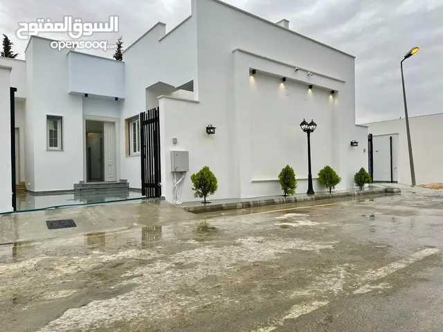 169 m2 3 Bedrooms Townhouse for Sale in Tripoli Ain Zara