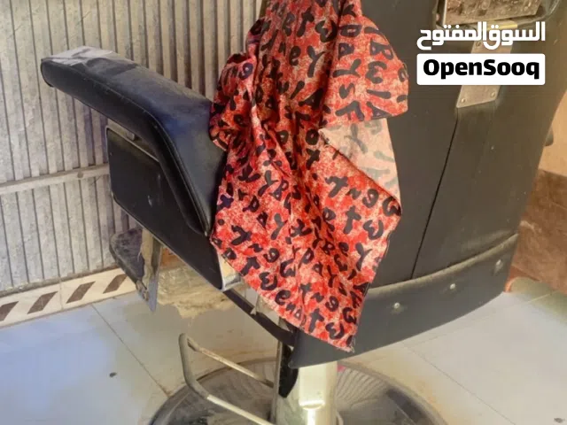 كرسي حلاقة متروك