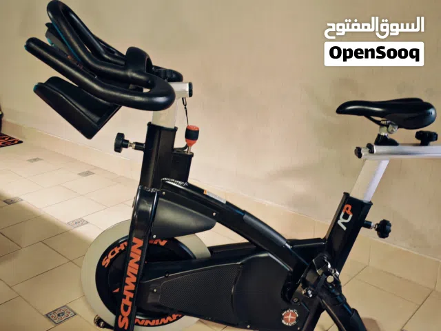 Schwinn AC Power Indoor Cycle with Bluetooth مستعمل بحالة ممتازة