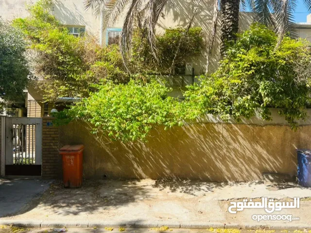 142 m2 4 Bedrooms Townhouse for Sale in Baghdad Mansour