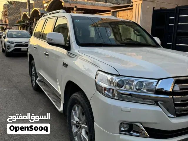 2017 Toyota Land Cruiser GXR