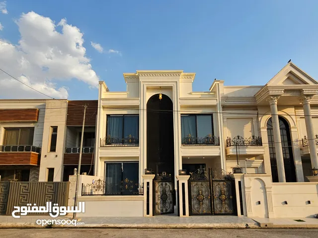 البيت للبيع في هوليري نوي مفروشة
