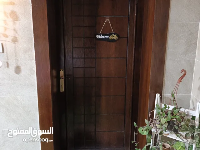 باب مدخل رئيسي خشب ثقيل