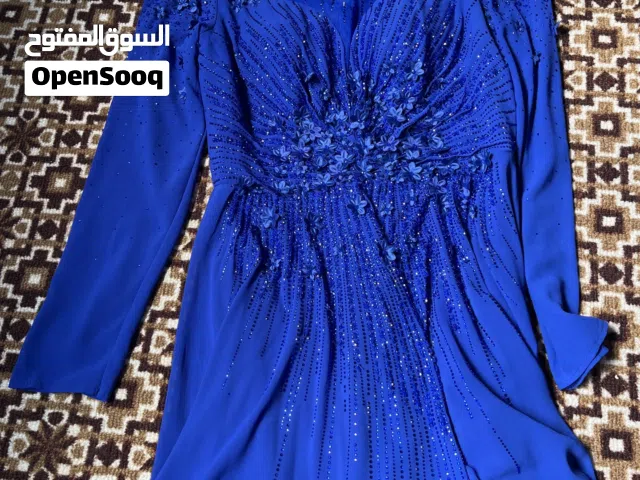 فستان سهرة مخرز