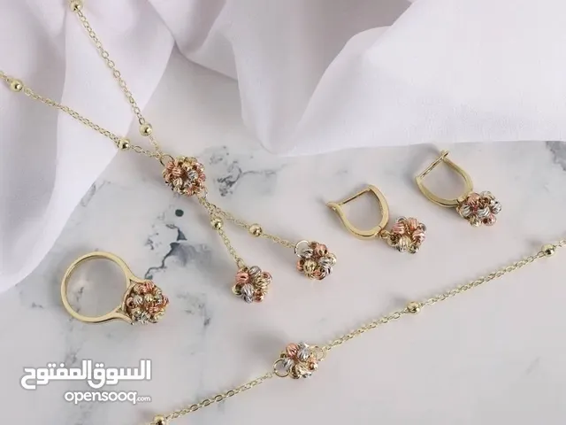 تعليقات زاركون تامات ونص.. وأساور زاركون