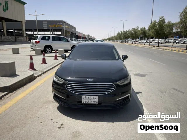 2021 فورد تورس Standard