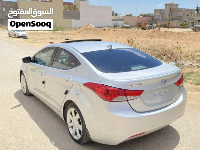 2013 هيونداي النترا Standard
