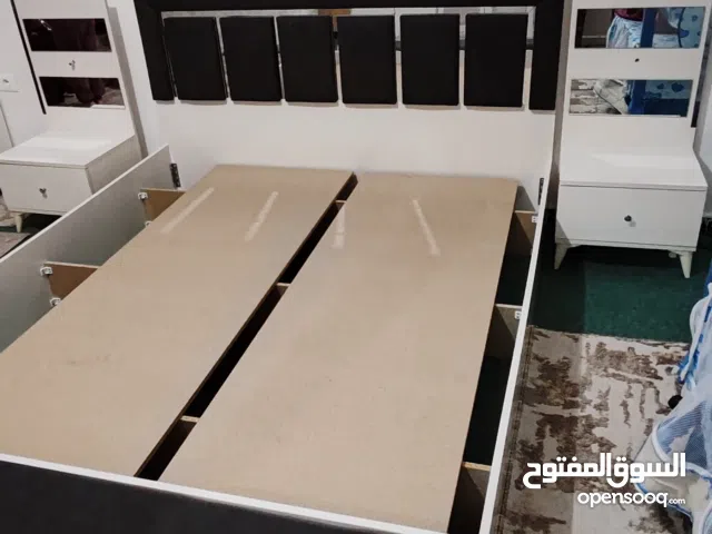 غرفة نوم مع فرشة