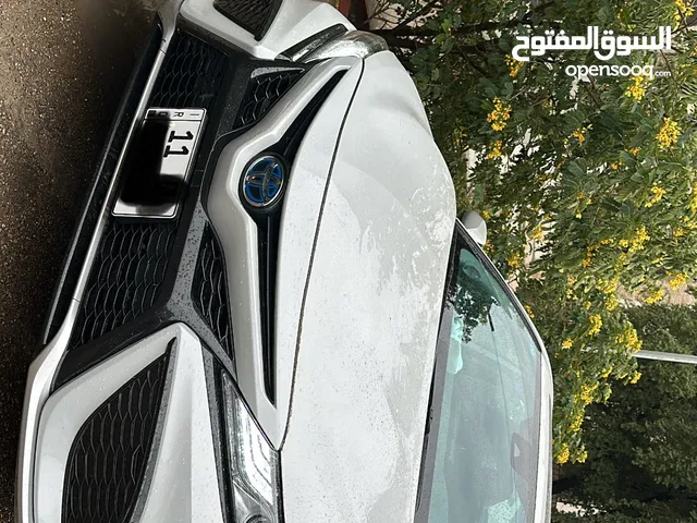 كامري xse موديل 2024 داخل احمر