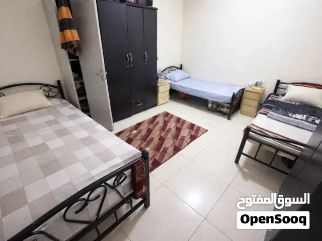 متاح سراير. في نهدة الشارقه مقابل صحاري سنتر مباشر 3 في الغرفه