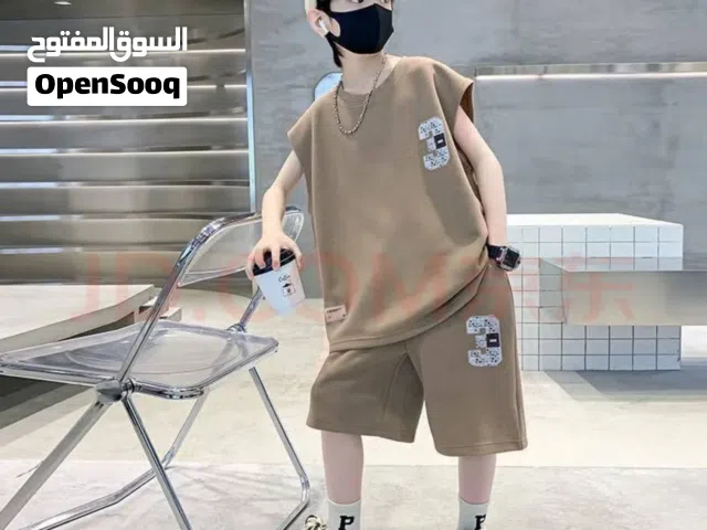 تراك بلون بيجي واخضر