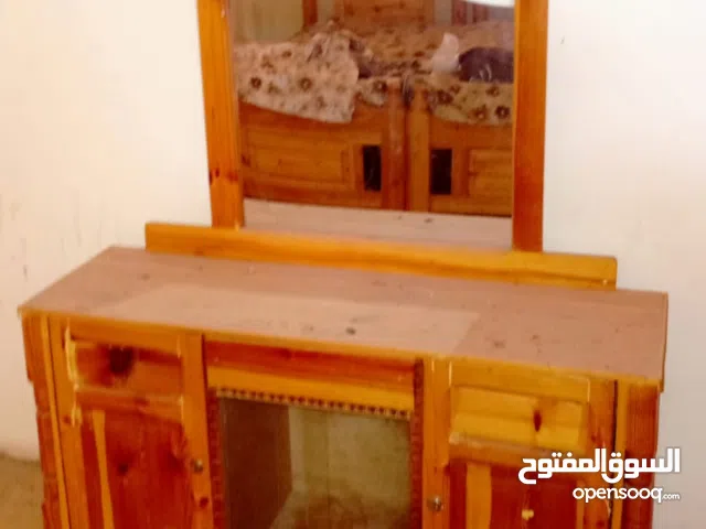 للبيع الحلااااال    عفش شقق حاجات اصليه درجه اولي متينه استعمال نضيف شبه جديد   غرفتين موسكو مكو
