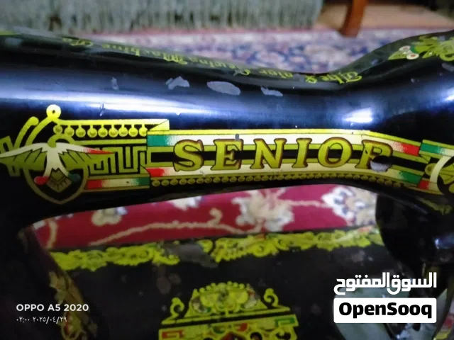 ماكينة خياطة سنيور ياباني بكل مشتملاتها