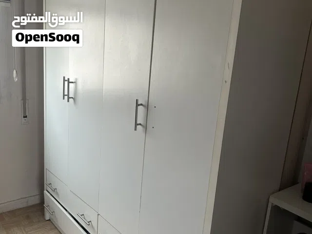 غرفة نوم بدون تخت