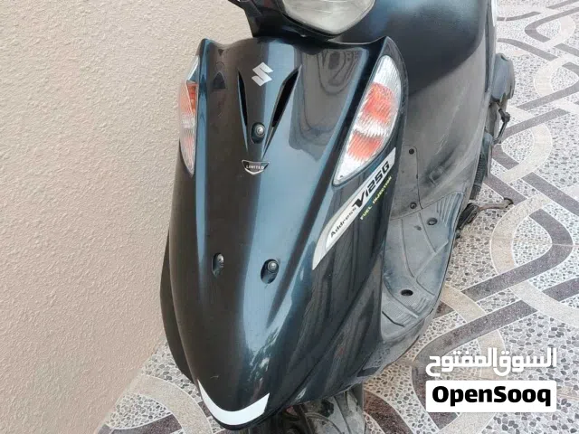 للبيع دراج سوزوكي أصلي ليميتد ياباني نظيف جدا 125 سيسي